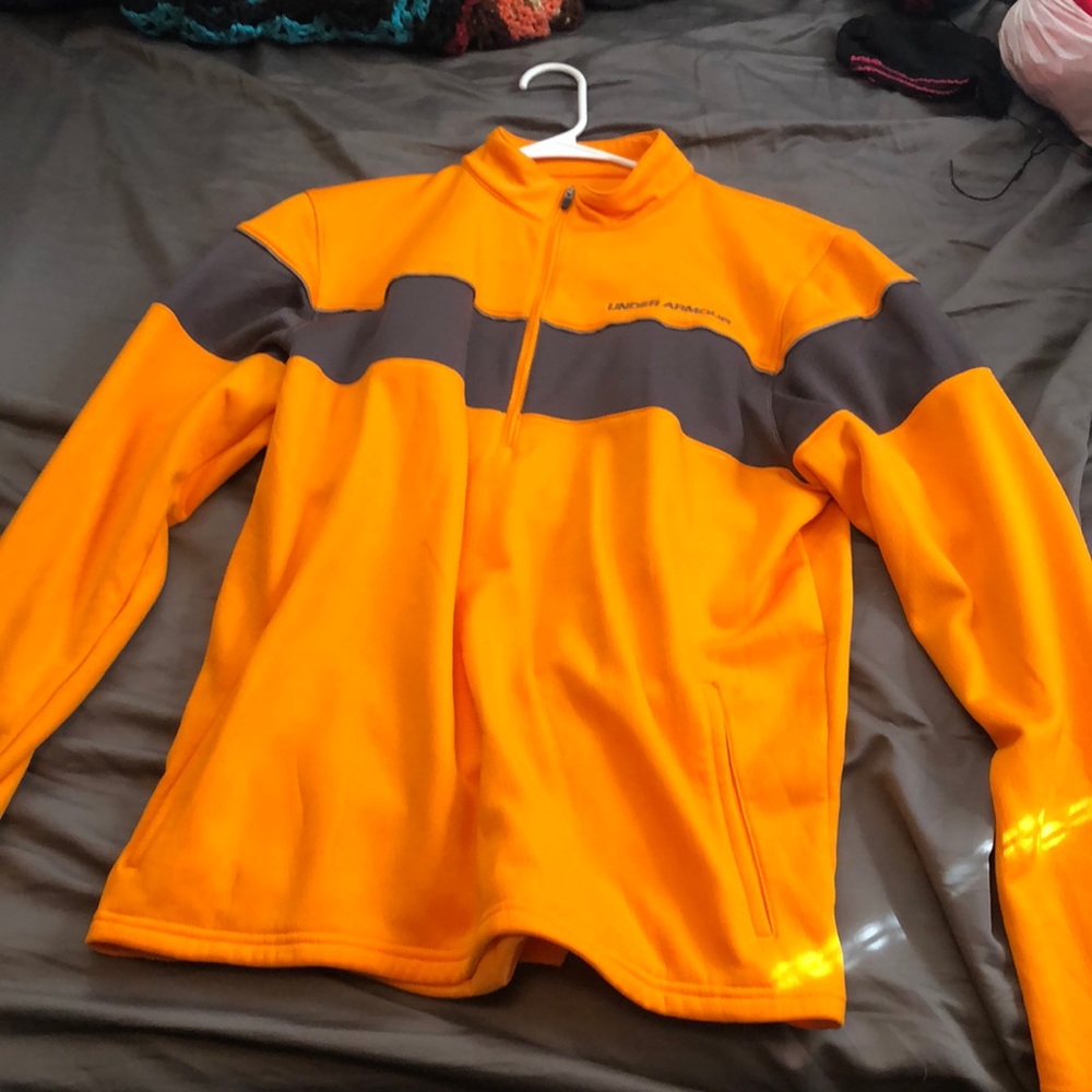 Under Armour Pull over.